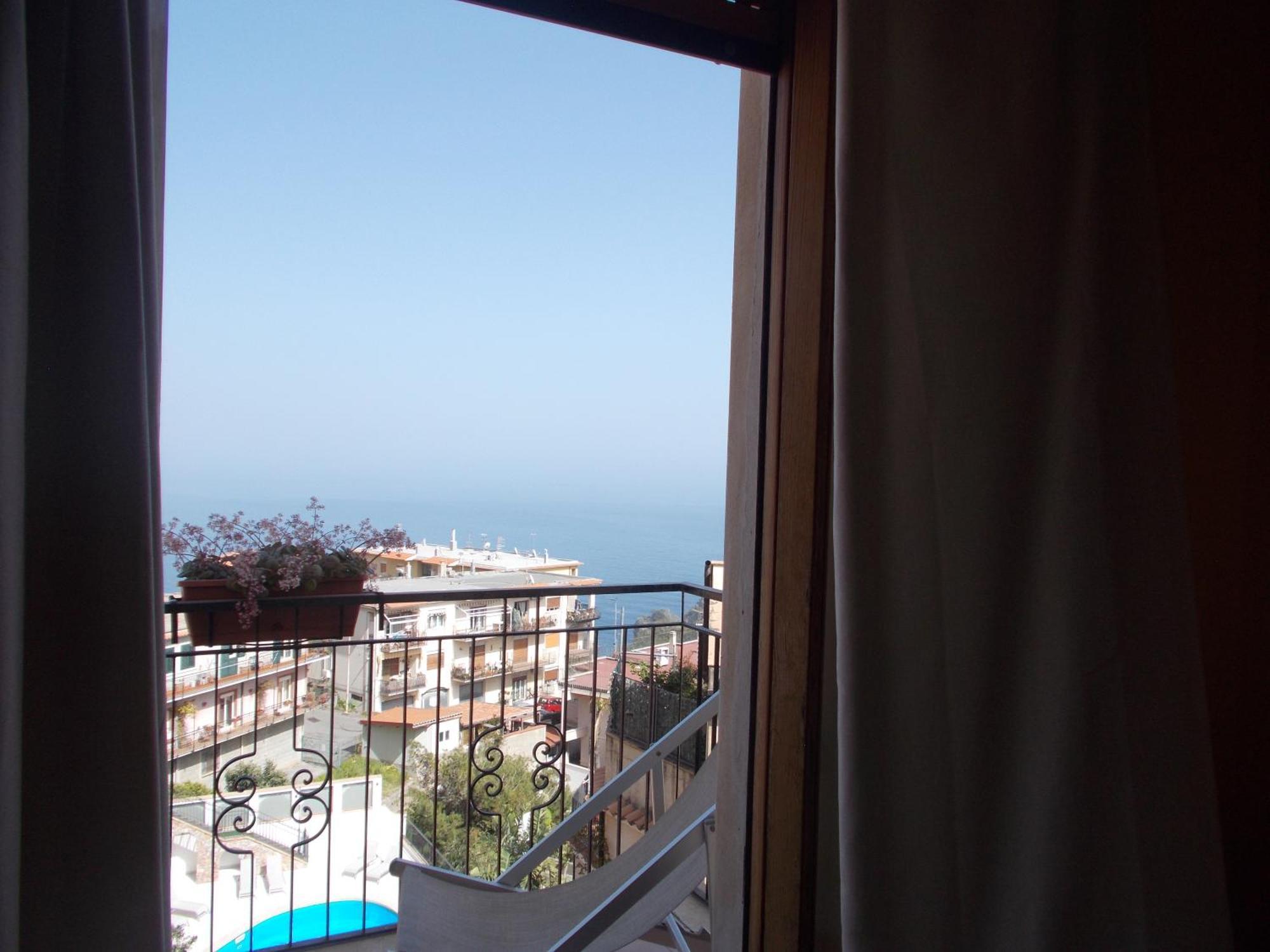 Il Melograno Apartment 陶尔米纳 外观 照片